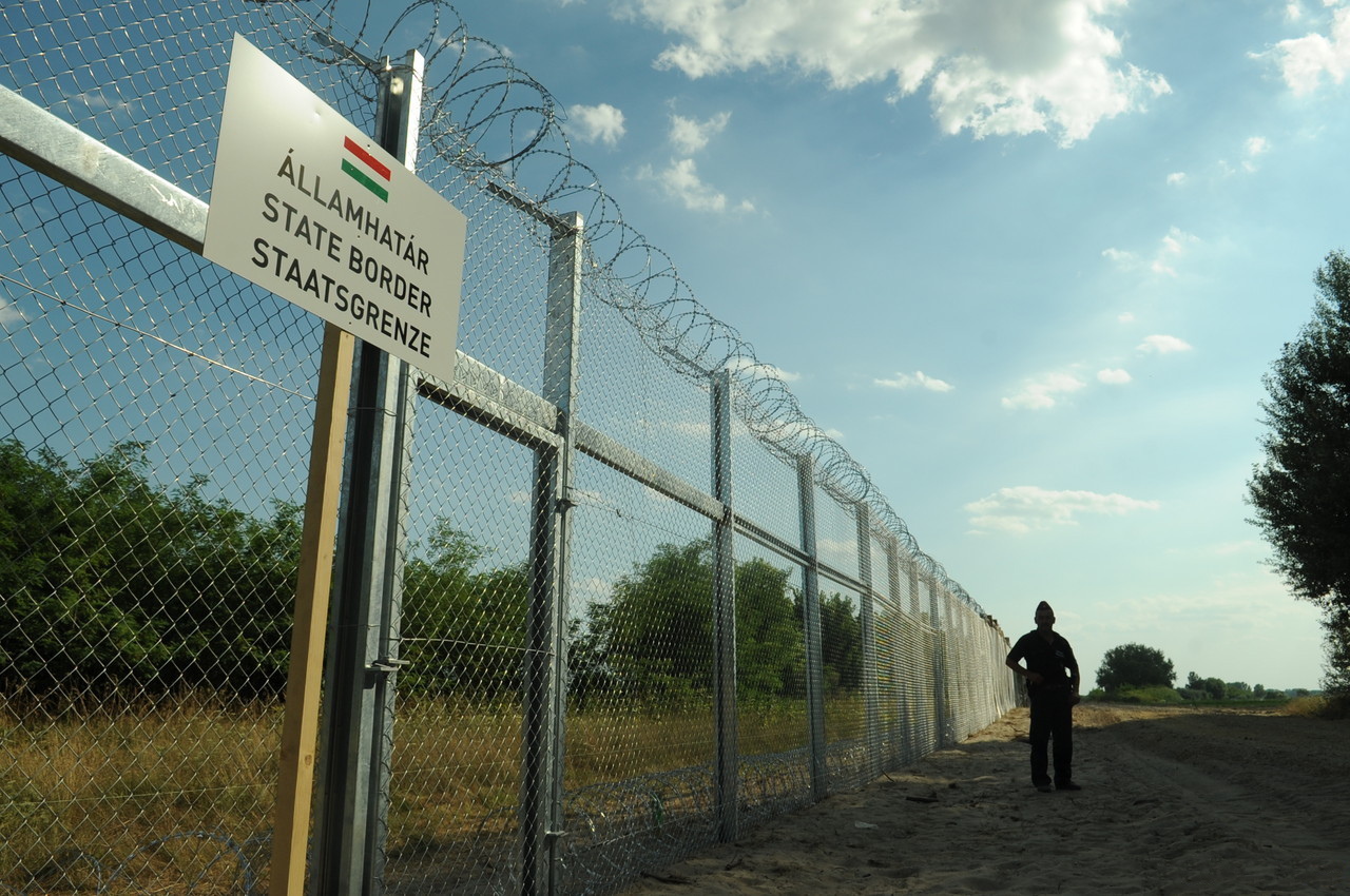 Hungary Urges Deployment of Military and Border Gendarmerie to Border